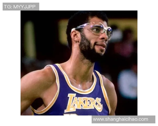 文化与运动交融下的卡里姆阿卜杜尔贾巴尔如何重塑黑人运动员形象