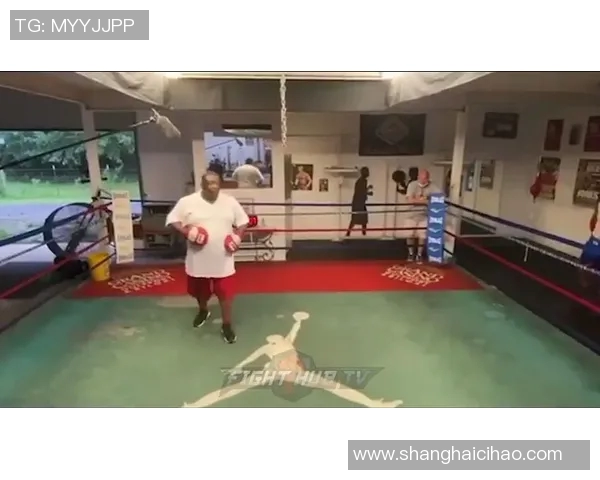 泰森与小罗伊琼斯巅峰对决直播盛况回顾与精彩瞬间分析