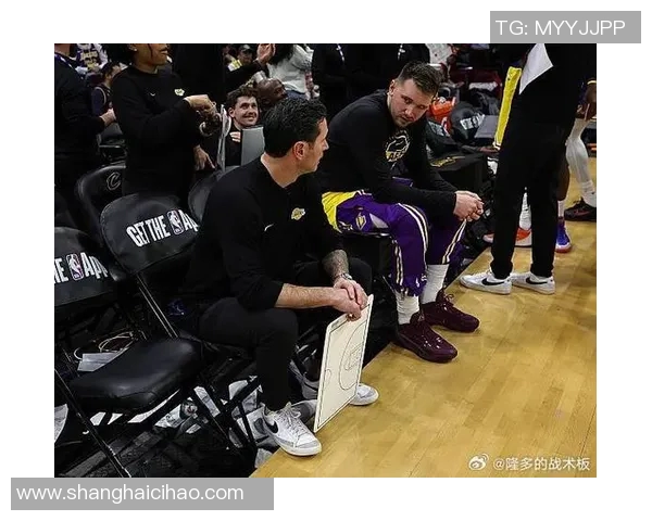 湖人对阵鹈鹕精彩对决球迷热情互动尽在球迷网